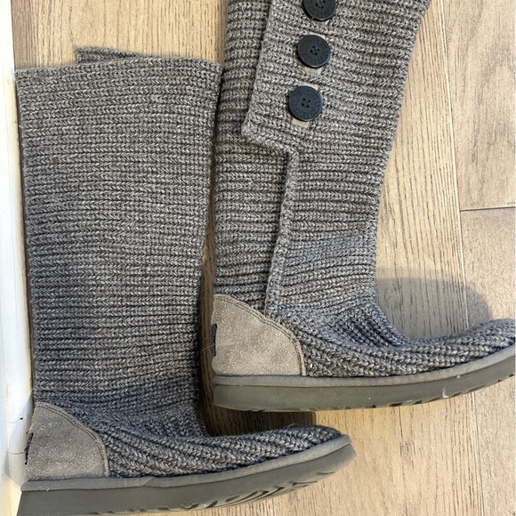 UGG Knit Women's Boots (F3011H) - Size 8 Color Grey - Picture 6 of 11